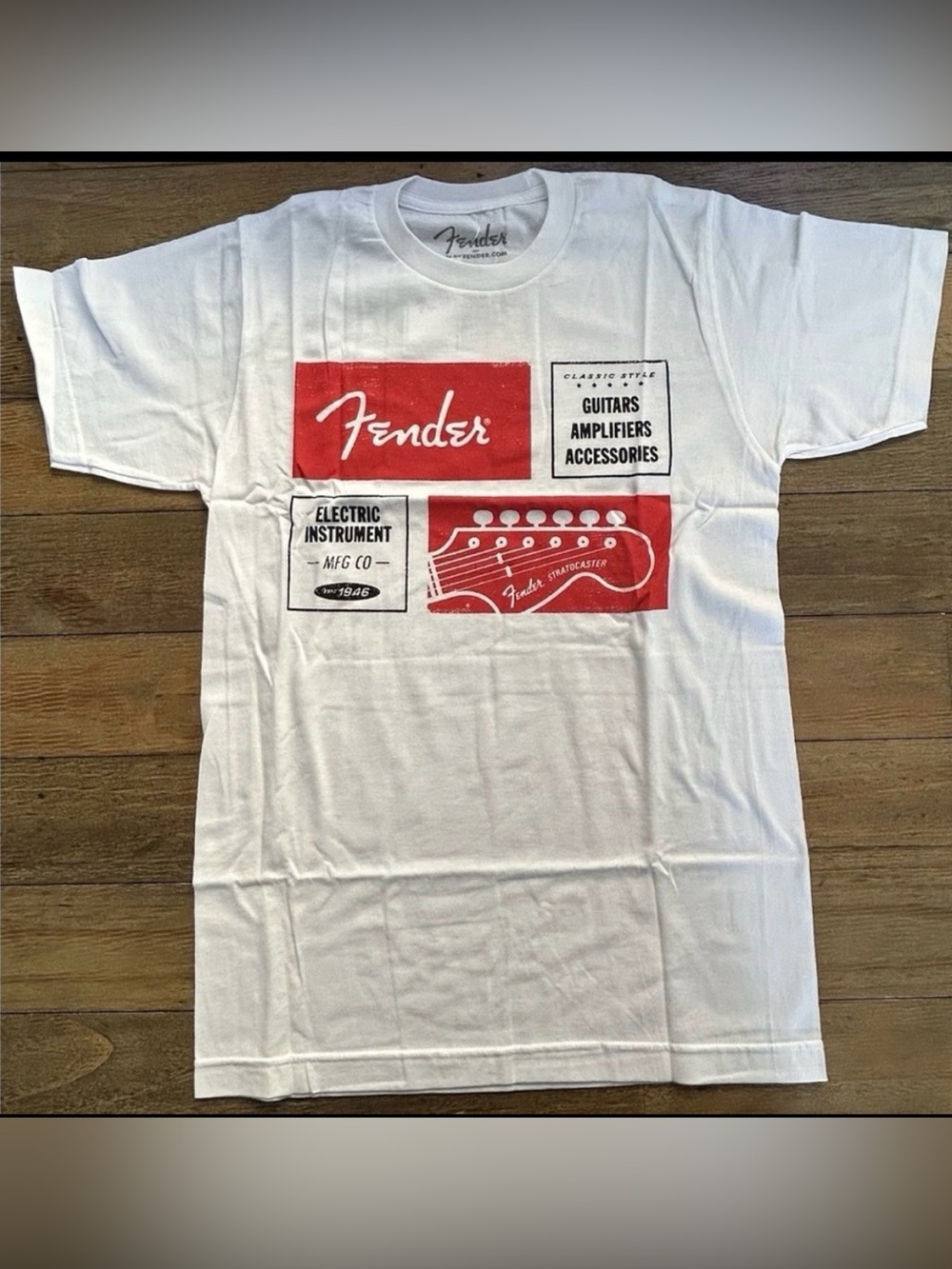 FENDER Electric Instrument White Tee black and red Guitar graphics Sz Sm